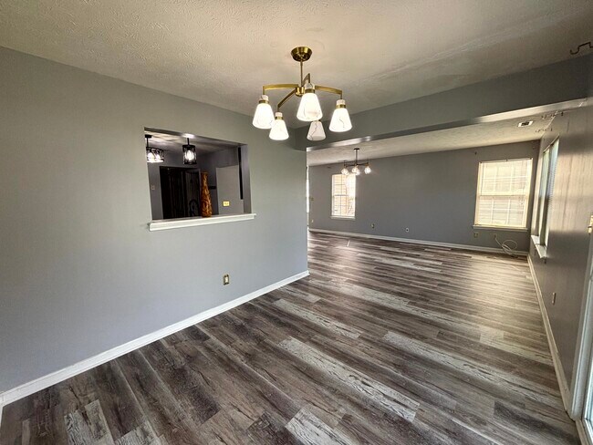 Building Photo - 11950 Titania Cir