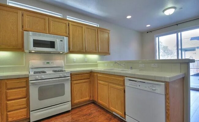 Building Photo - 8096 Leno Dr