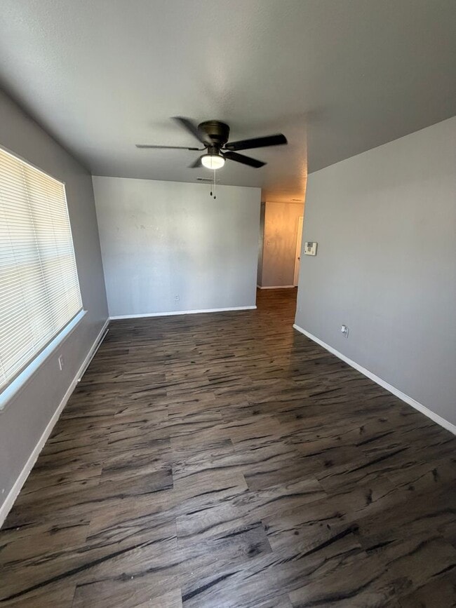 Building Photo - 5104-5106 Chapman St