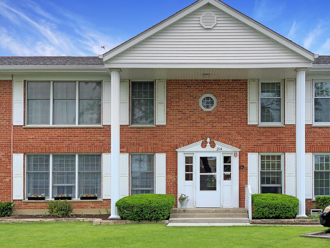 214 Pl Unit 6, Highwood, IL 60040 Condo for Rent in Highwood
