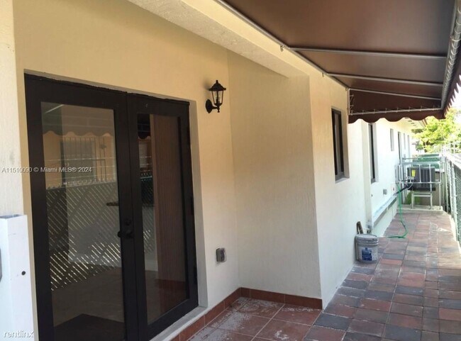 Foto del edificio - 3 br, 2 bath House - 41 W 14th St # 1