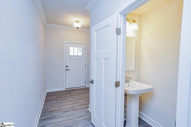 Building Photo - 302 Huntingdale Pl