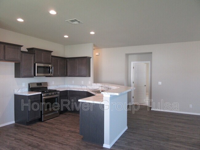 Foto del edificio - 10016 E 109th St N