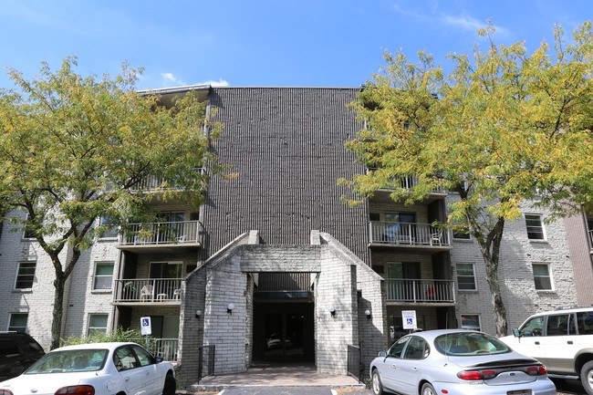 Building Photo - The Guardian