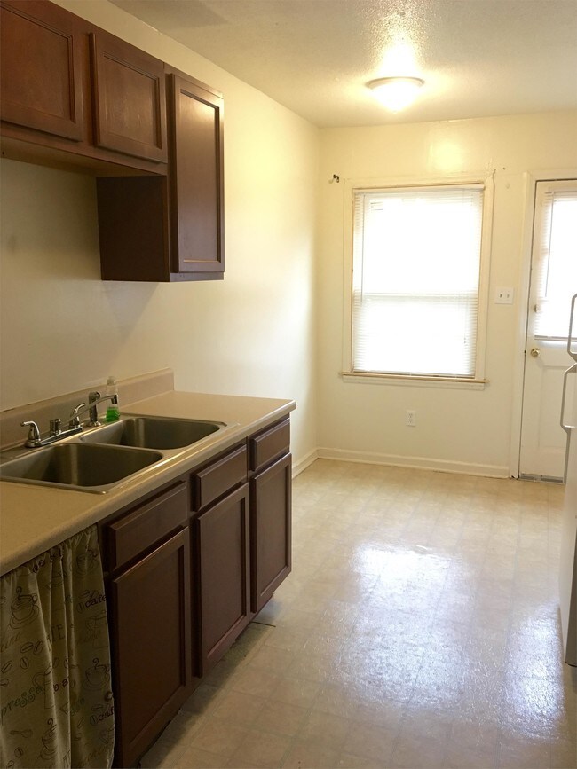 Foto del edificio - 2012 Hamorton Pl