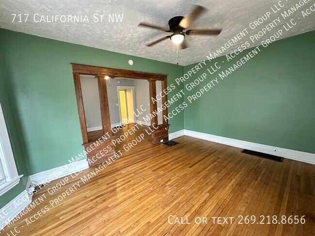 Foto del edificio - 717 California St NW