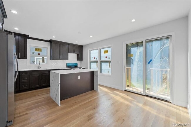 Building Photo - 89 Thurton Pl