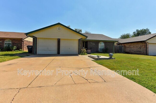 Building Photo - 1120 Kings Ct
