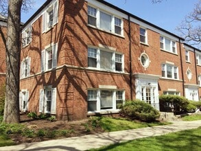 Building Photo - 837 Mulford St