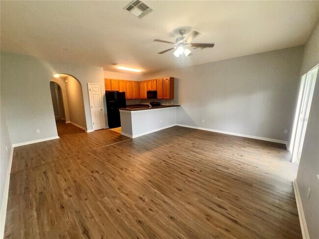 Foto del edificio - 16416 Cedar Crest Dr
