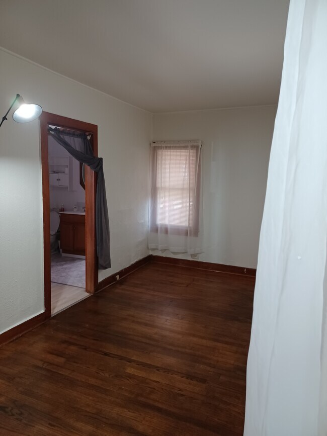 Bed room - 444 Bradford St