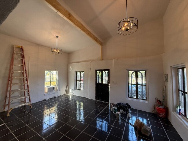 Building Photo - Palm Heights