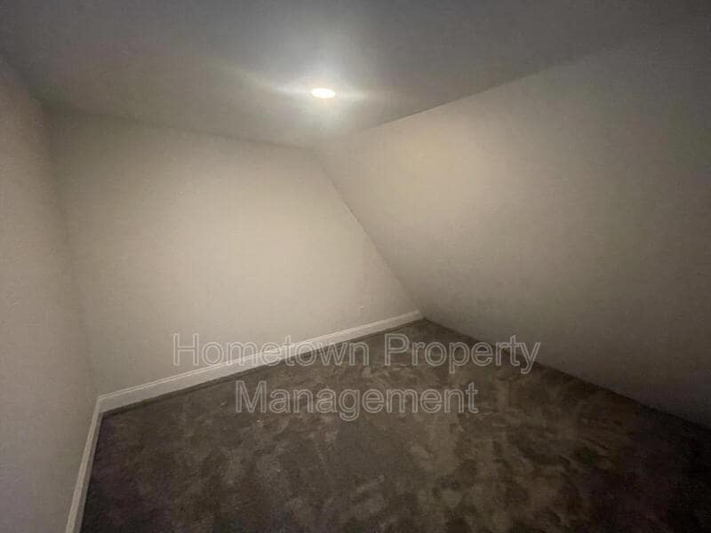 Primary Photo - 2350 Logan St