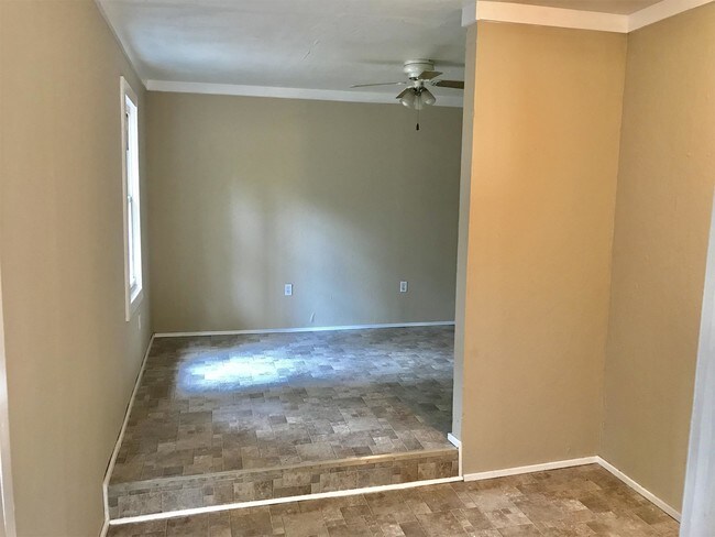 Building Photo - 107 Fitts Spur
