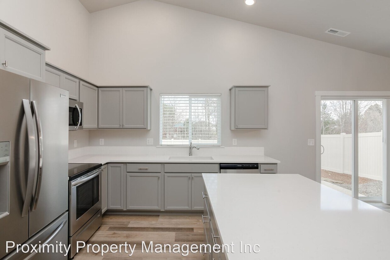 Primary Photo - 4 br, 2 bath House - 3055 S. Green Forest Way
