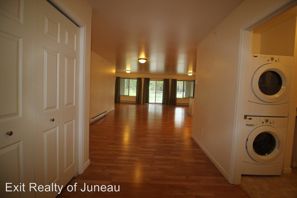 Foto principal - 2375 Jordan Ave