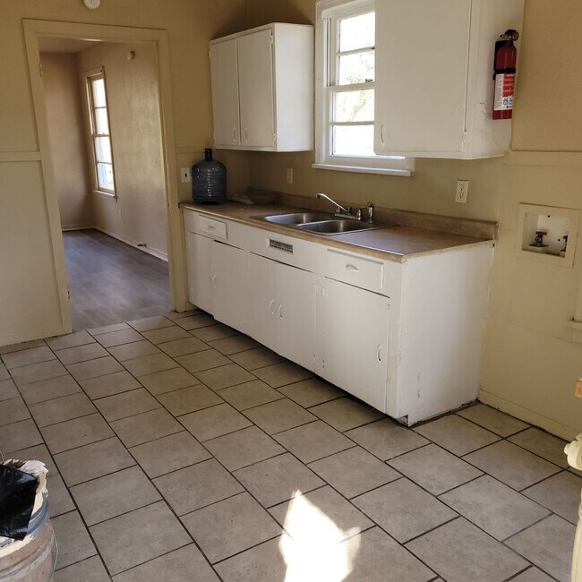 Foto del edificio - cute 2br 1 bath house.  recently updated