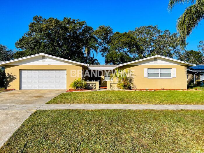 Primary Photo - Charming 3BR with Fenced yard in Kingswood...