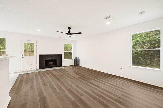 Building Photo - 146 S Walden Elms Cir
