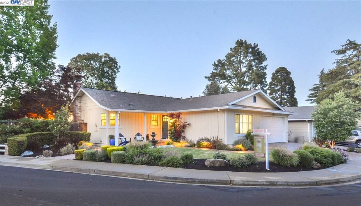 Primary Photo - 7717 Cottonwood Ln