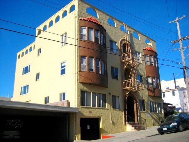 Building Photo - 479 Merritt Ave