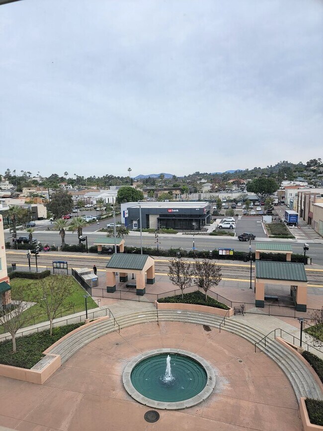 Foto del edificio - Spacious 2 Bed/2 Bath Condo in the Heart of La Mesa Village offering free COX Cable/WIFI