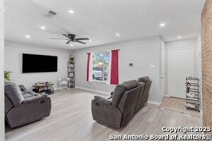 Foto del edificio - 338 Scotty Dr