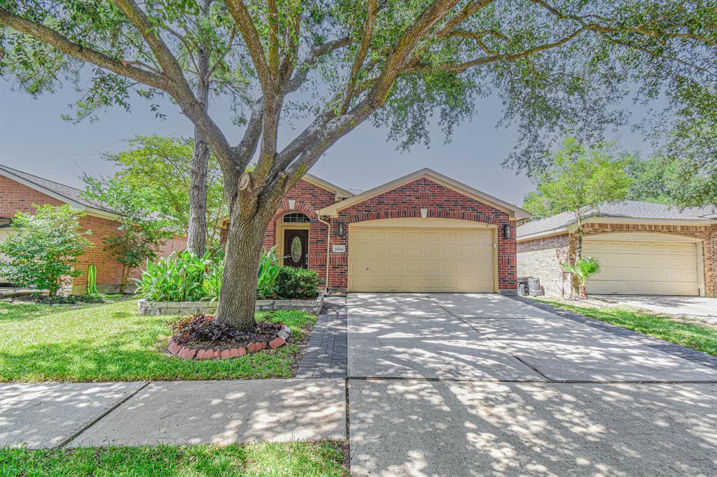 Foto principal - 15606 Ashbournne Springs Ln