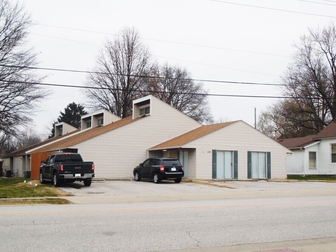 119 W Clay St Unit 3, Troy, IL 62294 Condo for Rent in Troy, IL