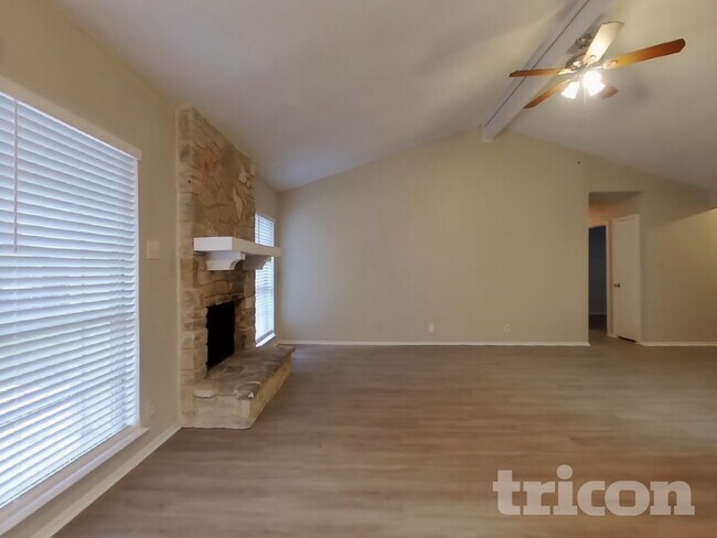 Foto del edificio - 7527 Ledgebrook Dr