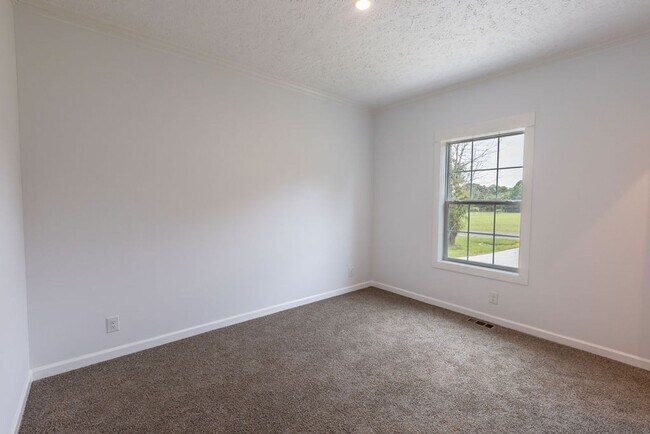 Foto del edificio - 2070 Travis Rd