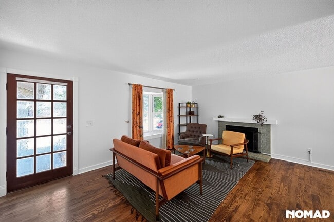 Foto del edificio - 15652 E Jefferson Ave