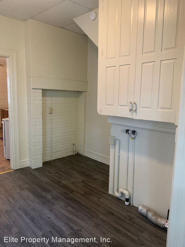 Building Photo - 5 br, 1 bath House - 610 W. King St.