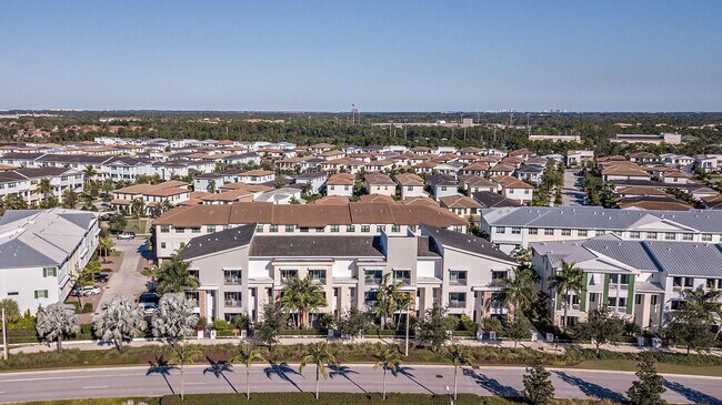 Foto del edificio - 13332 Alton Rd