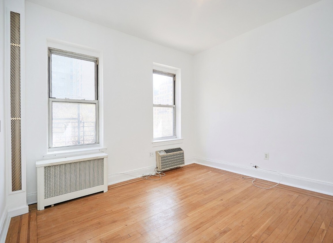 Primary Photo - 1059 2nd Ave