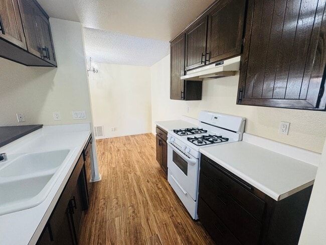 Building Photo - Simple, Stylish, and Ready for You!