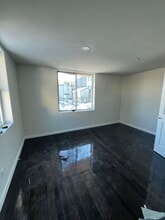 Building Photo - 648 S 17th St