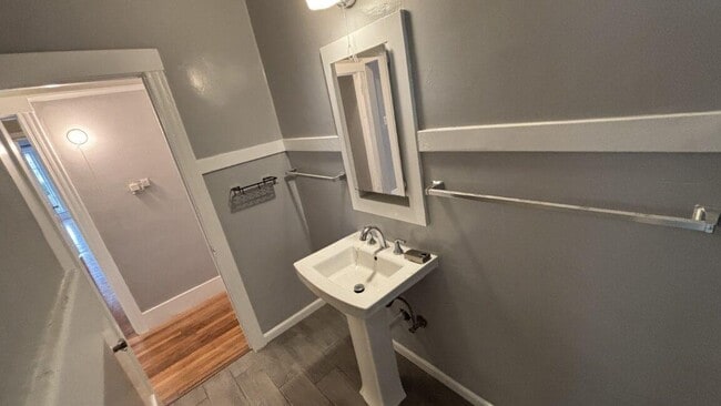 Foto del edificio - 2366 Virginia St