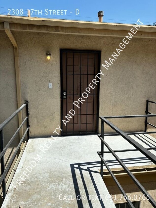 Primary Photo - Adorable Downtown Apartment
