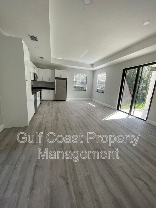 Foto del edificio - 1933 Marlay Ave