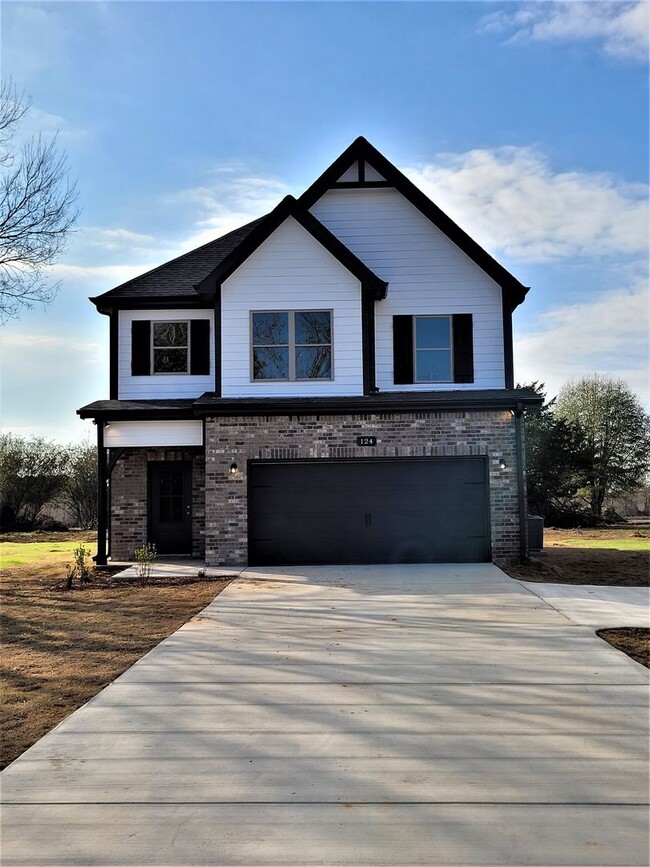 Building Photo - 124 Shady Ln