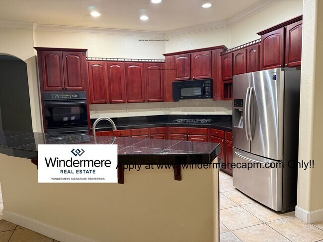 Building Photo - Welcome Home To This Well Maintained Immaculate Westlake Gated Community HOME!