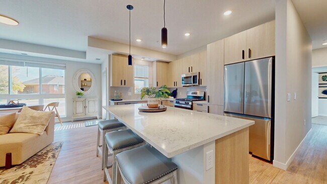 Building Photo - The Stax of Long Lake