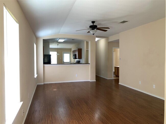 Foto del edificio - 2338 Green Meadows Ln