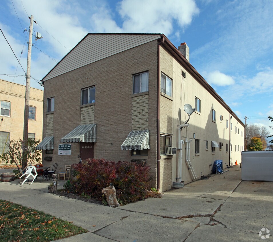 409 59th St, Kenosha, WI 53140 Apartments in Kenosha, WI