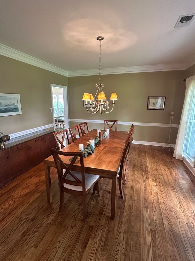 Building Photo - Beautiful Home in Almadale Farms!