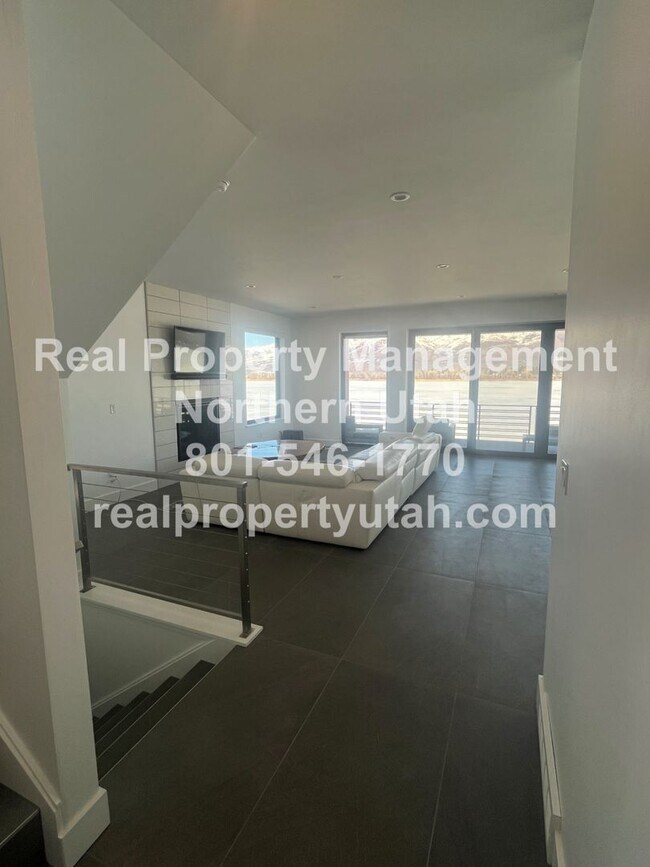 Foto del edificio - 3 Bedroom Lake Front Home in Huntsville