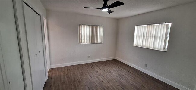 Foto del edificio - 1150 NW 23rd Ave