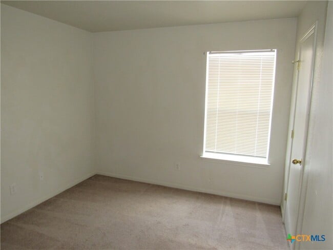 Building Photo - 1409 Cinch Dr