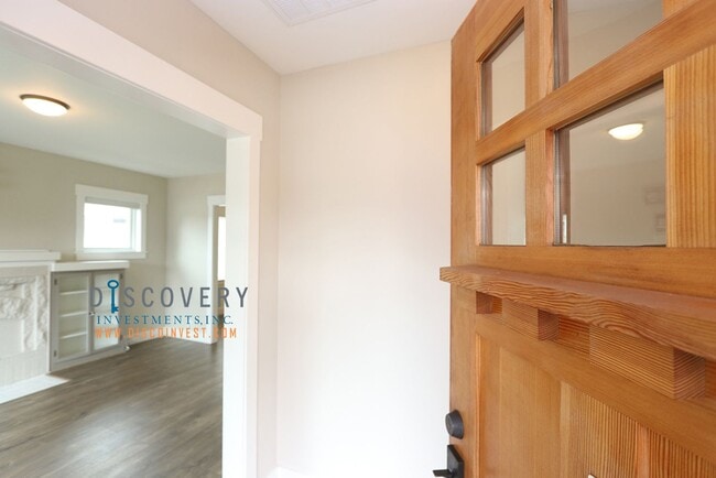 Foto del edificio - Berkeley Mid-Century Three Bedroom, Two Ba...